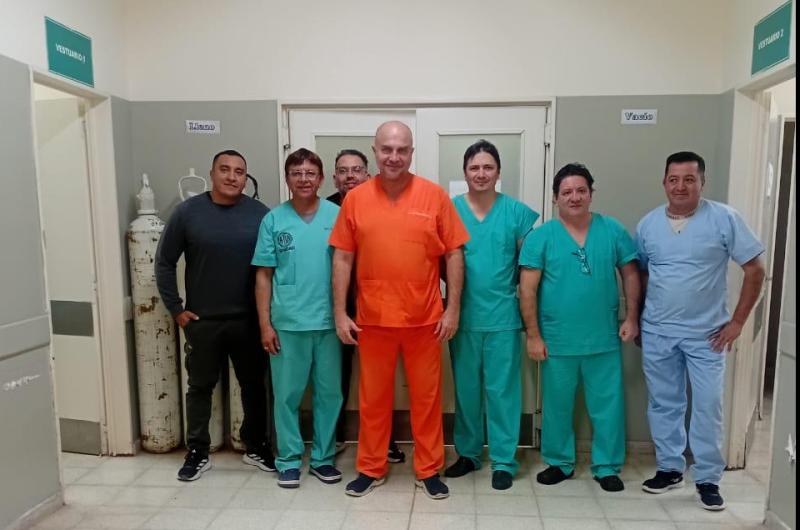 Servicio de Cirugiacutea con el equipo del Programa Quiruacutergico Itinerante del Interior
