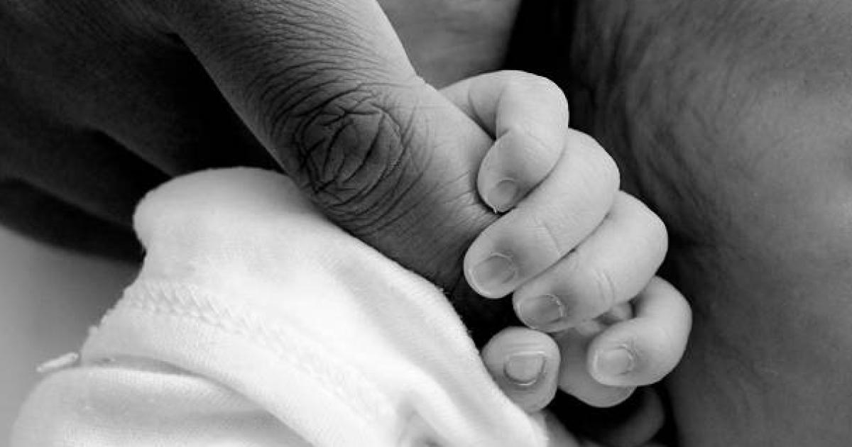 Conmocioacuten en Antildeatuya por la muerte de una bebeacute de dos meses tras ser amamantada