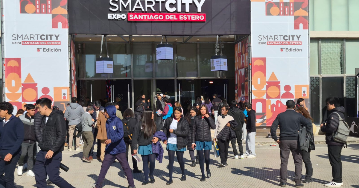 GALERIacuteA DE FOTOS Las mejores imaacutegenes del primer diacutea del Smart City Expo Santiago del Estero