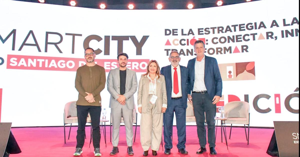 Fuentes disertoacute junto a otros intendentes en la primera jornada de la 5deg edicioacuten del Smart City