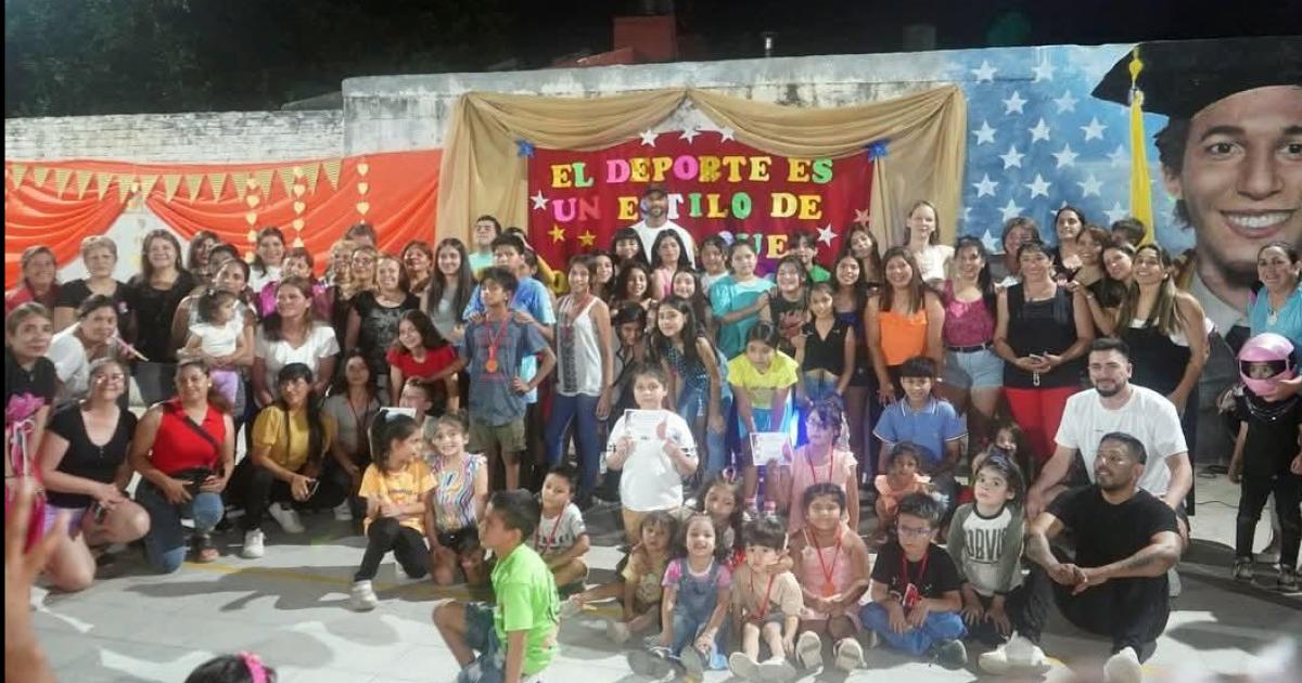 El Club Besares se consolida como corazoacuten de la comunidad