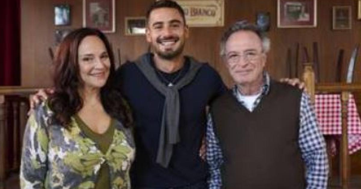 Nico Occhiato tendraacute a Oscar Martiacutenez en su serie