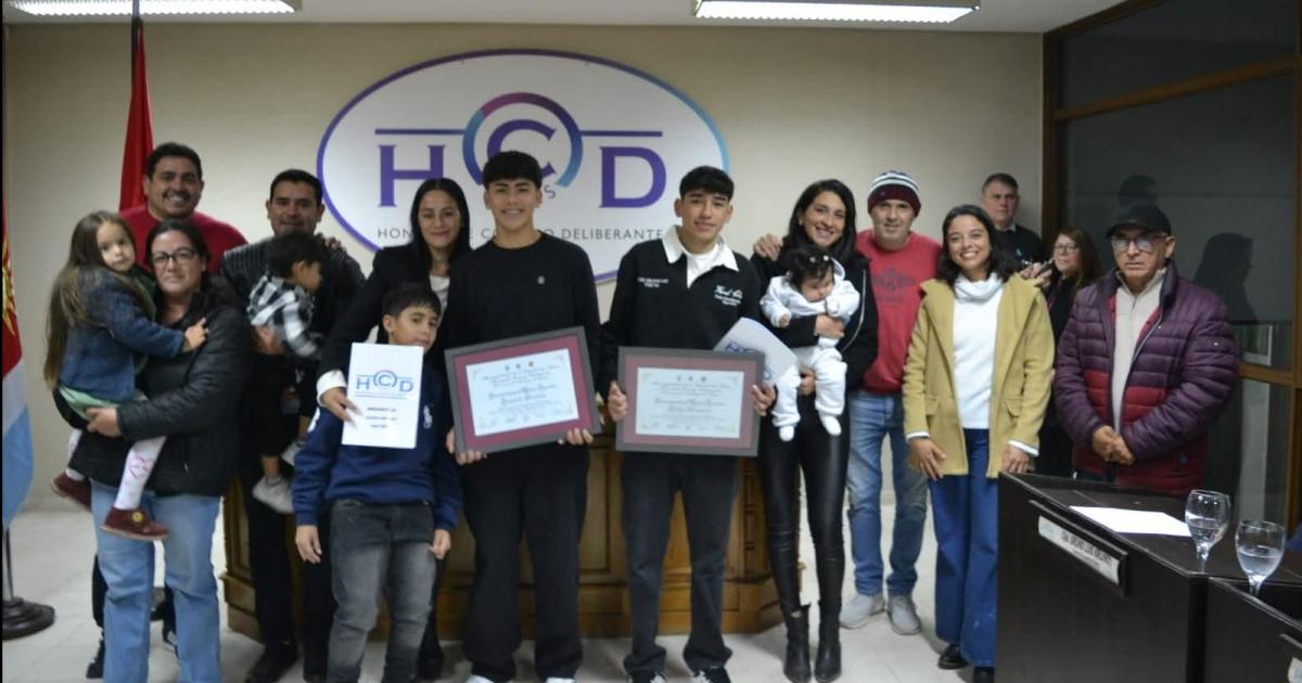 TALENTO Los jóvenes frienses fueron reconocidos por su gran temporada en los torneos nacionales de p�del
