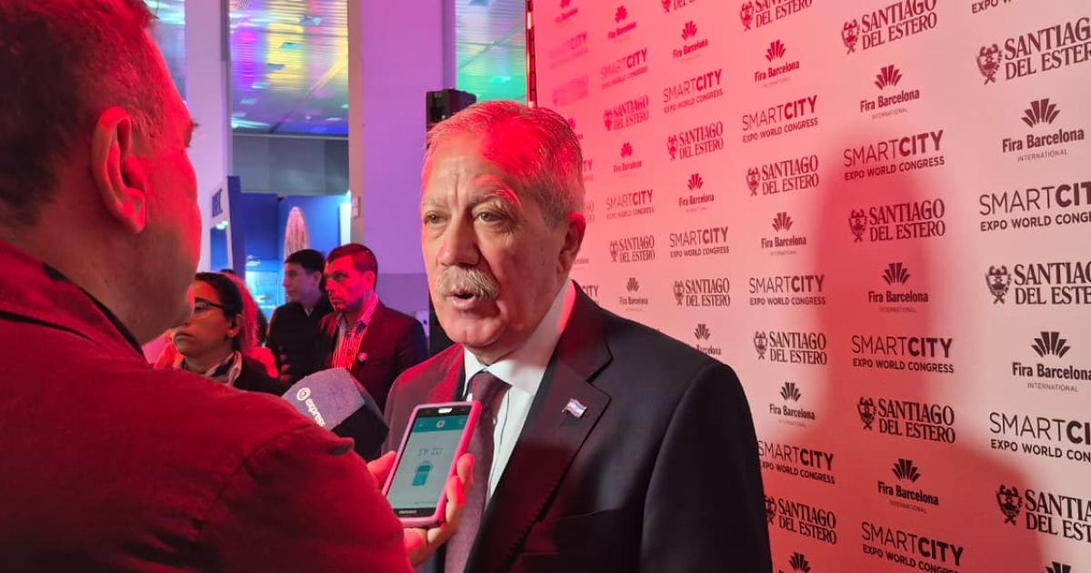 El gobernador en la segunda jornada del Smart City Expo 2026