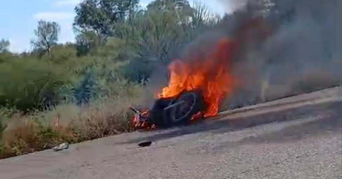 Una motocicleta se incendioacute en plena ruta cerca de Campo Gallo y la conductora fue asistida