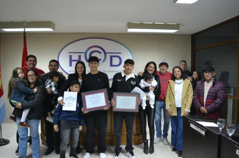 TALENTO Los jóvenes frienses fueron reconocidos por su gran temporada en los torneos nacionales de p�del