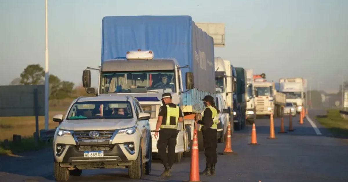 Atencioacuten conductores- cuaacuteles son los documentos obligatorios para viajar en auto sin multas