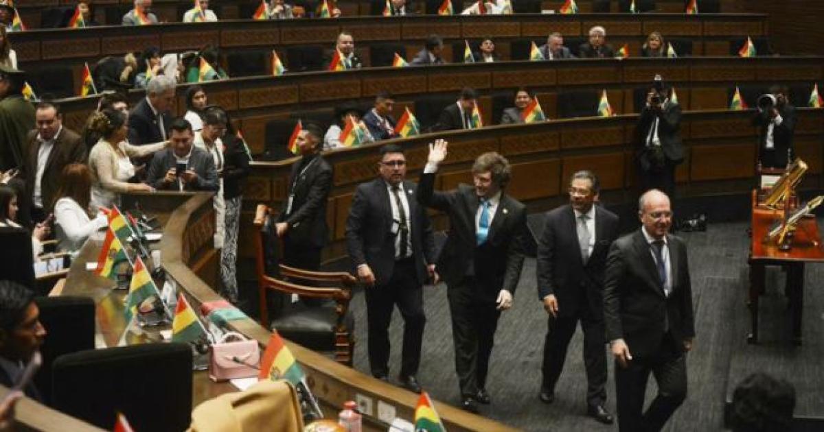 El Gobierno sigue de cerca la crisis en Bolivia y analiza reforzar la seguridad en la frontera norte