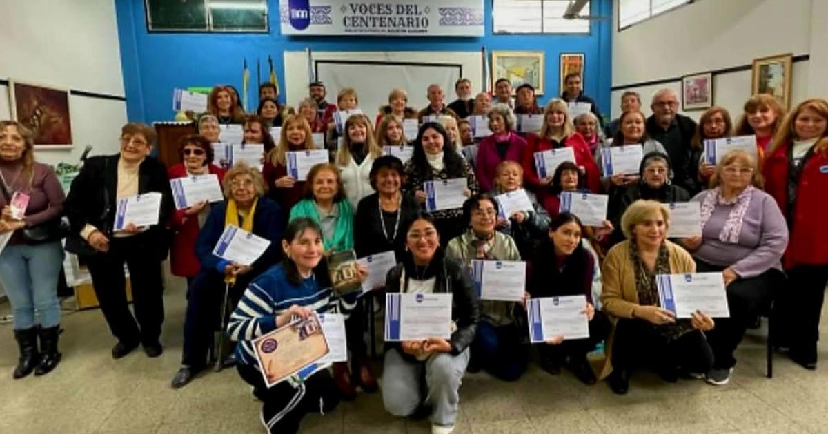Finalizoacute el 1deg Encuentro de escritores voces del centenario