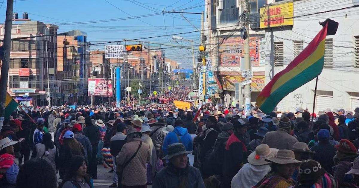 Crece la tensioacuten en Bolivia en medio de protestas y escasez