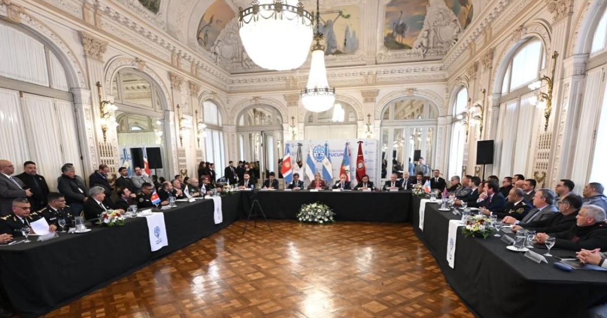 Eliacuteas Suaacuterez participoacute del Consejo Federal de Seguridad del NOA