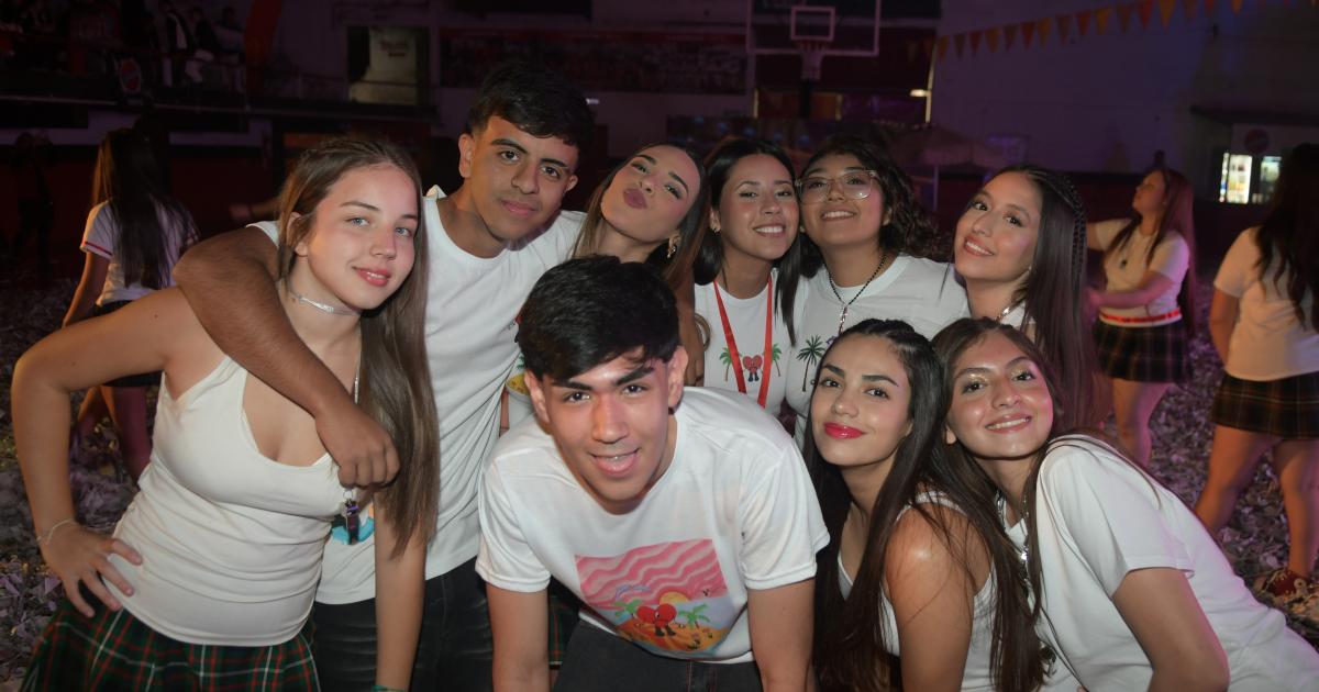 PRESENTACIOacuteN DE BUZOS DEL BELEacuteN
