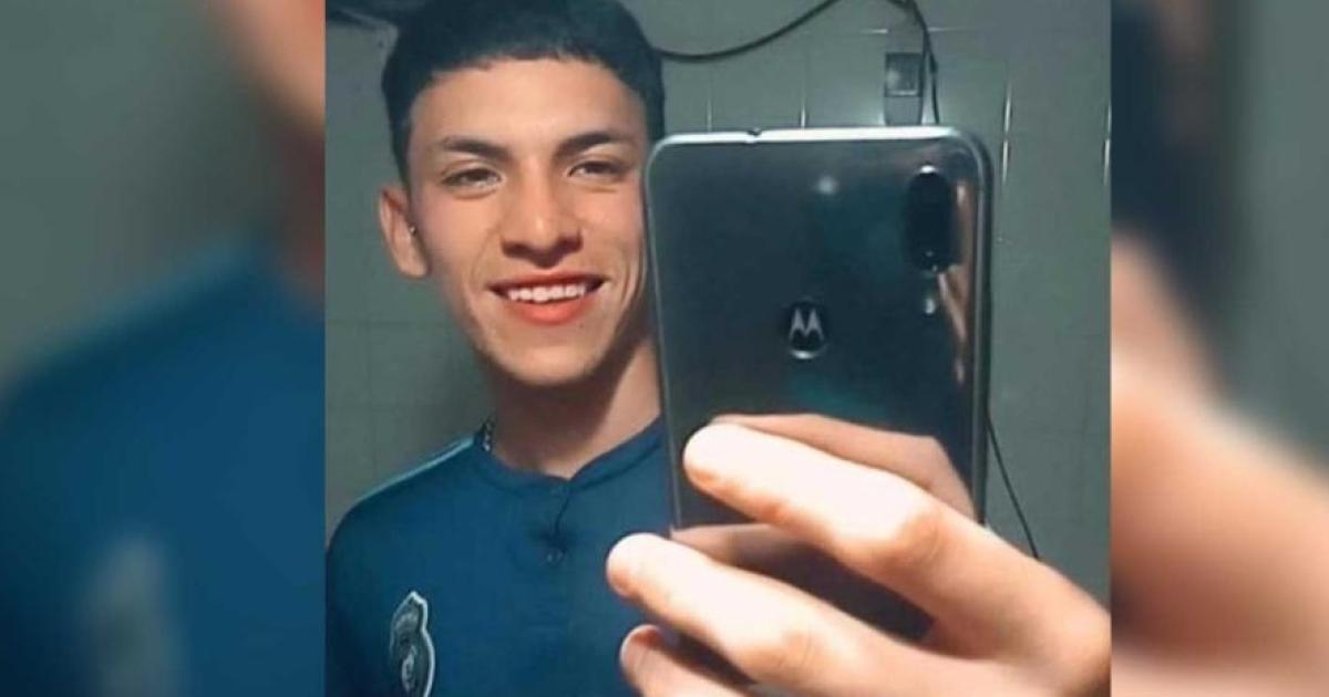 Conmocioacuten por la muerte de motociclista luego de impactar contra una camioneta