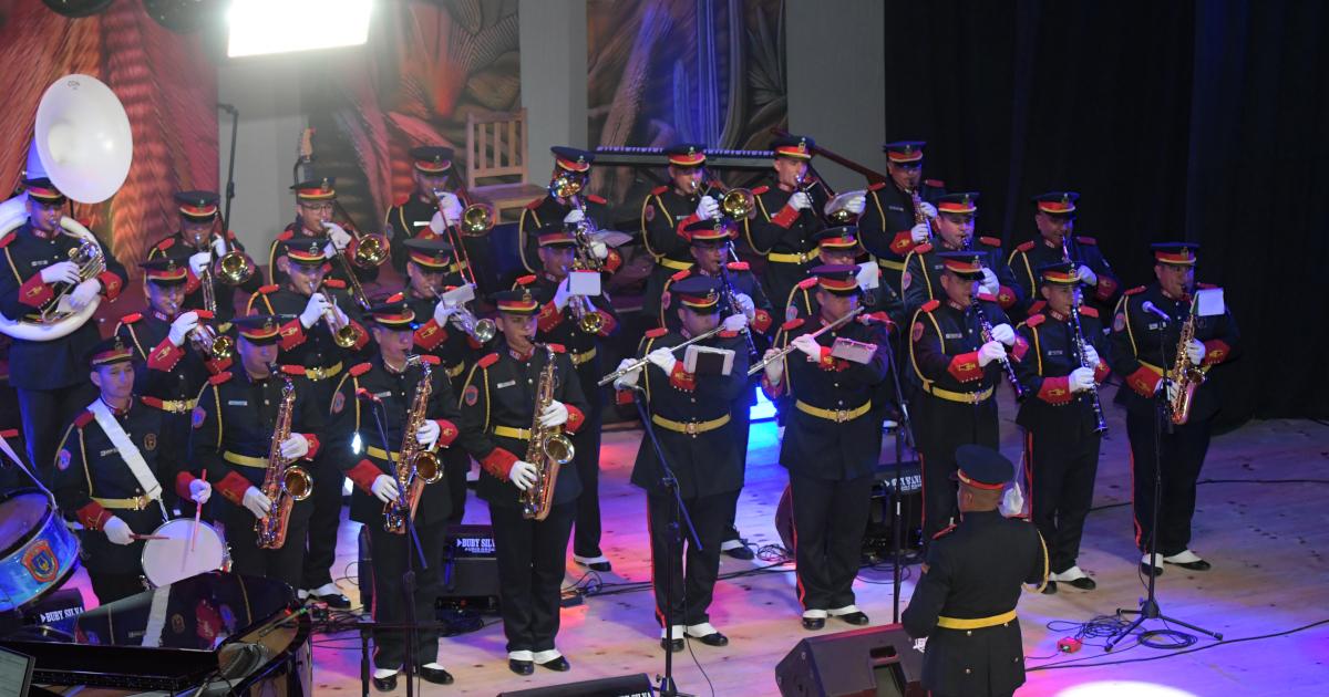 Con la presencia de autoridades se realizoacute la Velada de Gala patria en el teatro 25 de Mayo
