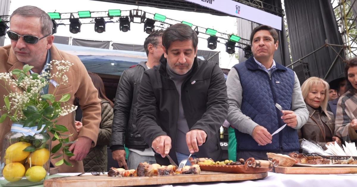 Multitudinaria fiesta del Concurso Nacional de Asado con Cuero y Locro Criollo en Sumampa
