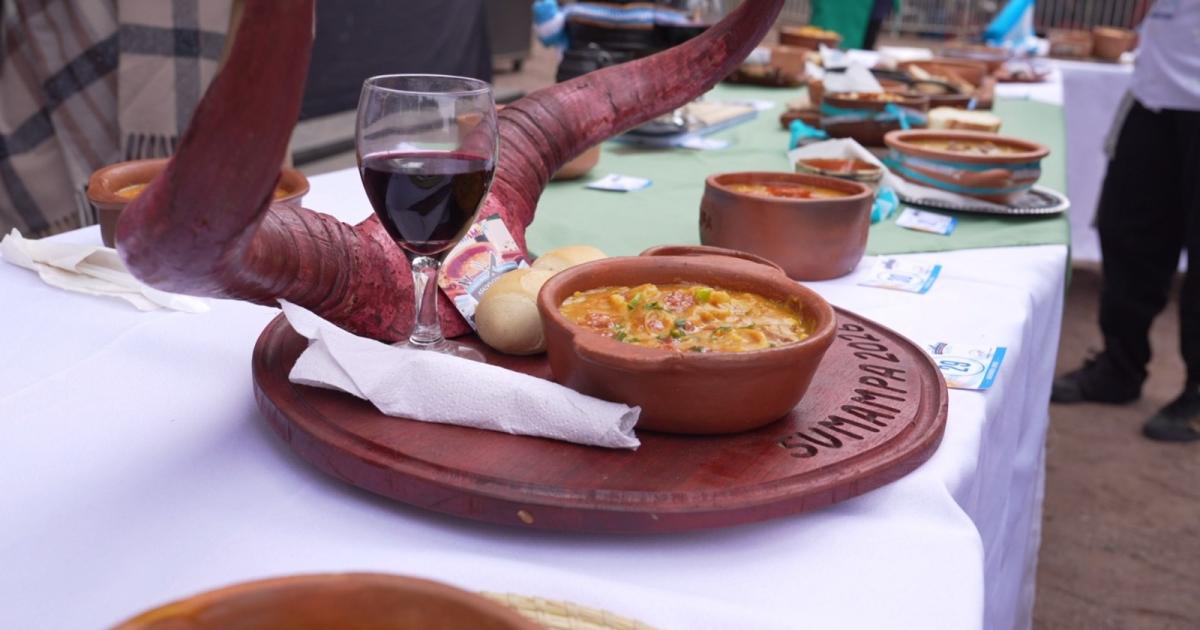 Multitudinaria fiesta del Concurso Nacional de Asado con Cuero y Locro Criollo en Sumampa