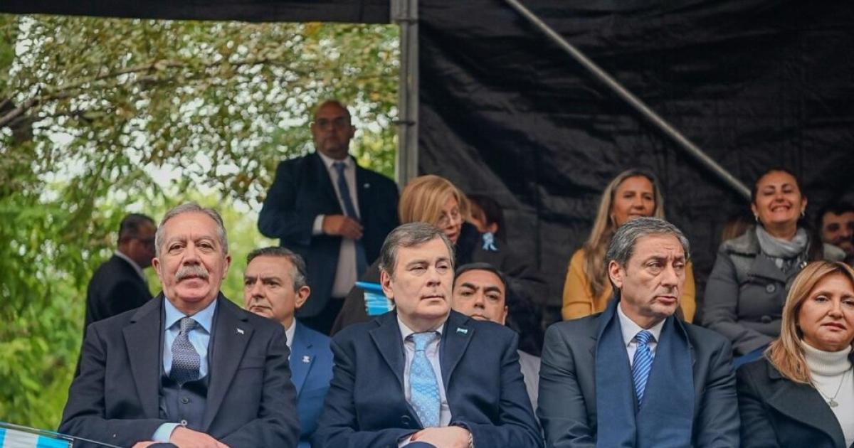 Suaacuterez participoacute en los actos por la Revolucioacuten de Mayo