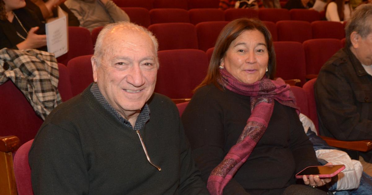 EMOTIVA VELADA PATRIA EN EL TEATRO