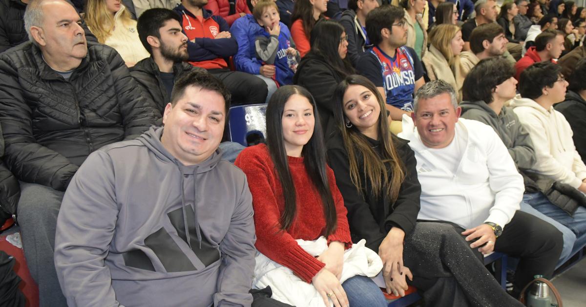 NOCHE DE BAacuteSQUET EN EL ESTADIO CIUDAD