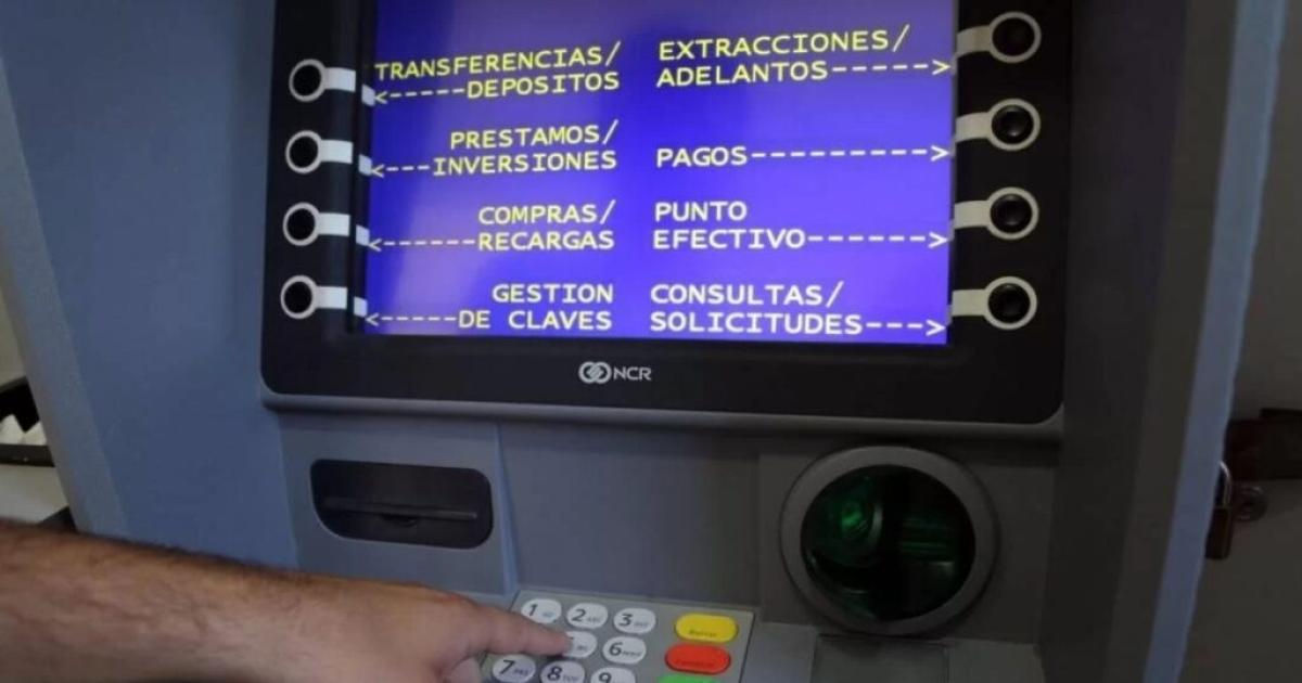 El 29 pagan sueldo y la primera cuota del bono antes del Diacutea del Padre