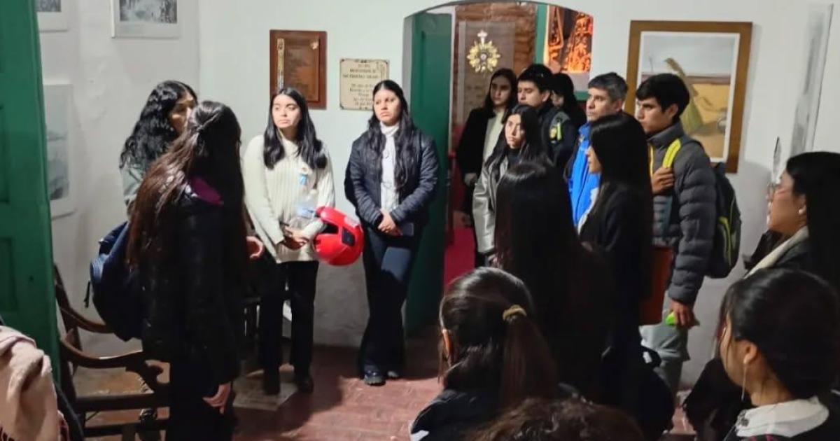 Alumnos de Tecnicatura en Turismo visitaron el Museo de Arte Sacro