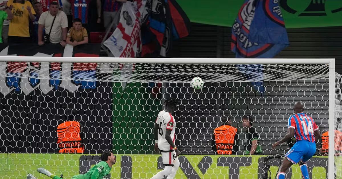 Crystal Palace hizo historia y dejoacute sin tiacutetulo al Rayo Vallecano de Chocota Trejo