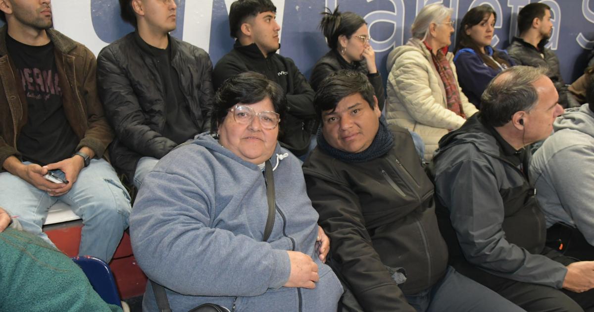 NOCHE DE BAacuteSQUET EN EL ESTADIO CIUDAD