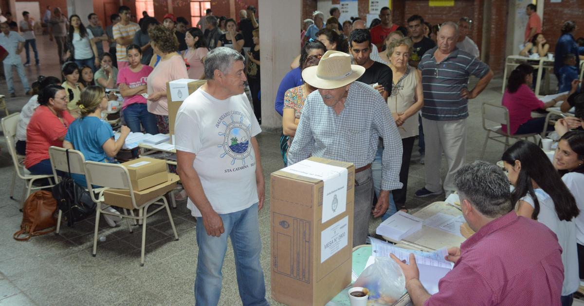 Convocan oficialmente a elecciones en 25 de las 28 comunas para el proacuteximo 2 de agosto
