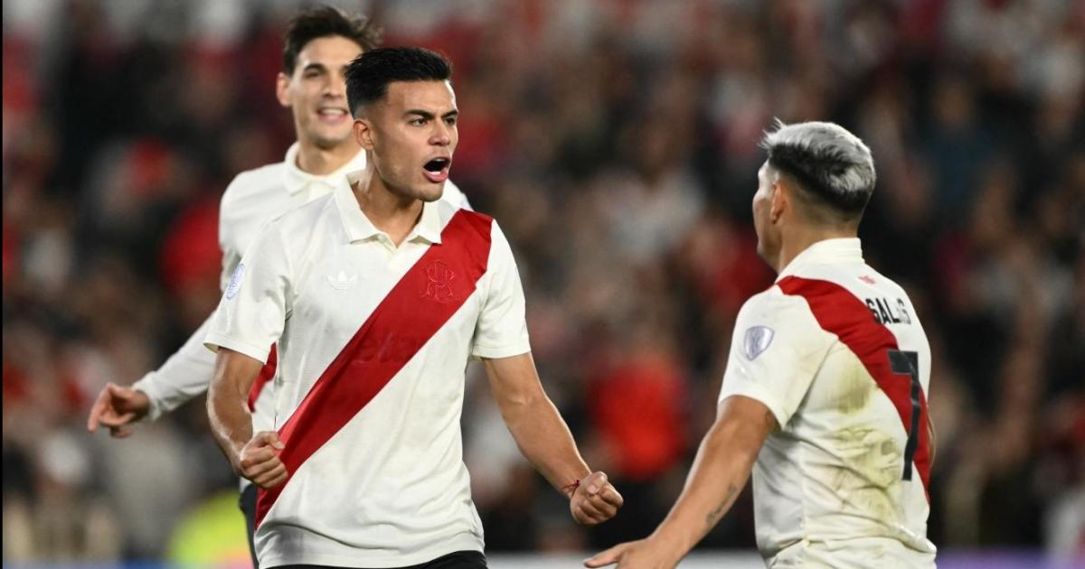 River se reinvindicoacute con su gente goleoacute 3 a 0 a Blooming y entroacute como liacuteder en 8ordm