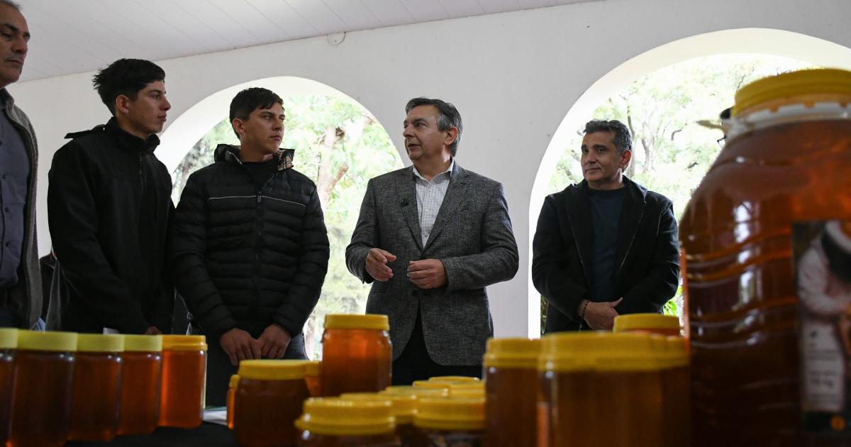 Exitosa jornada apiacutecola en el Vivero San Carlos en la Semana de la Miel