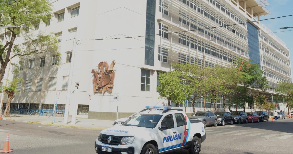 Aterra a su familia con cuchillo lo excarcelan y viola la perimetral
