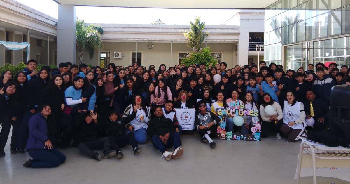 Adolescentes de Santiago se capacitan para servir- el poder de regalar tiempo y presencia