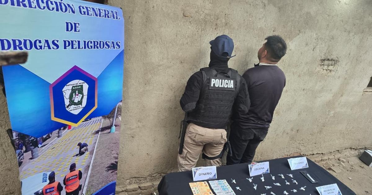 La Banda- La Policiacutea desarticuloacute un punto de venta de drogas y detuvo a un sujeto