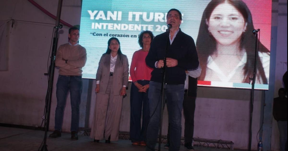 Yanina Iturre lanzoacute su candidatura en Fernaacutendez acompantildeada de Araujo Nicolai e intendentes y comisionados