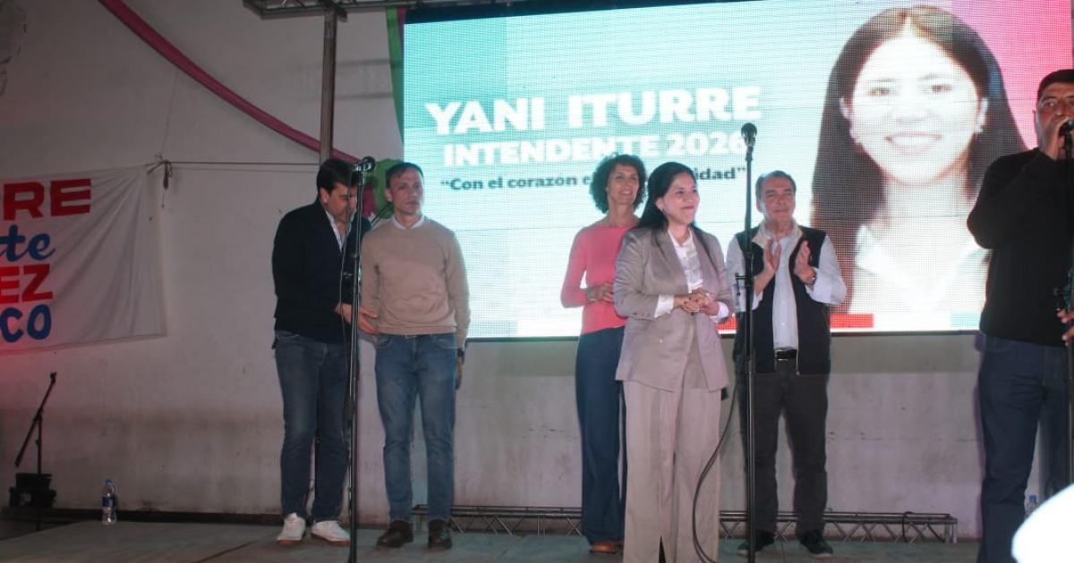 Yanina Iturre lanzoacute su candidatura en Fernaacutendez acompantildeada de Araujo Nicolai e intendentes y comisionados