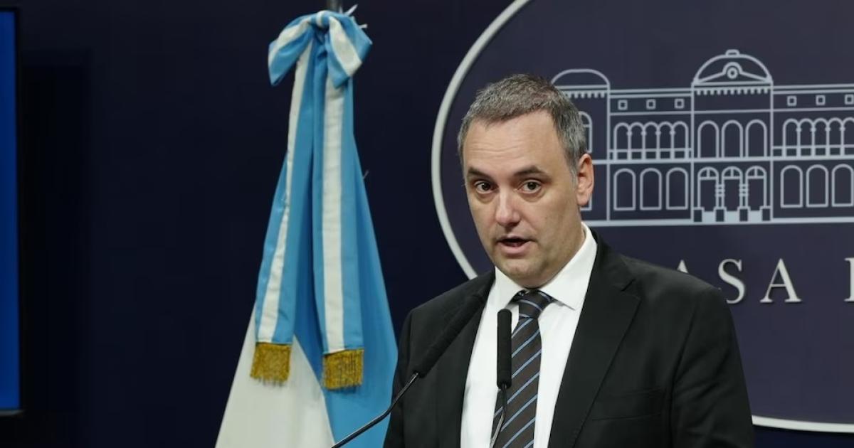 La jueza Capuchetti evaluacutea si impulsa una nueva causa contra Adorni por la custodia oficial de su esposa