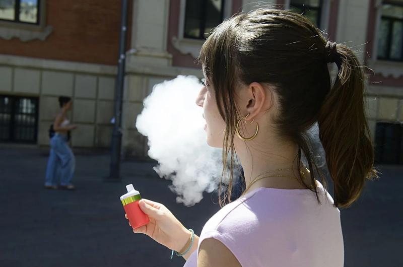 Alarma- advierten sobre el avance del vapeo en adolescentes y sus efectos sobre la salud