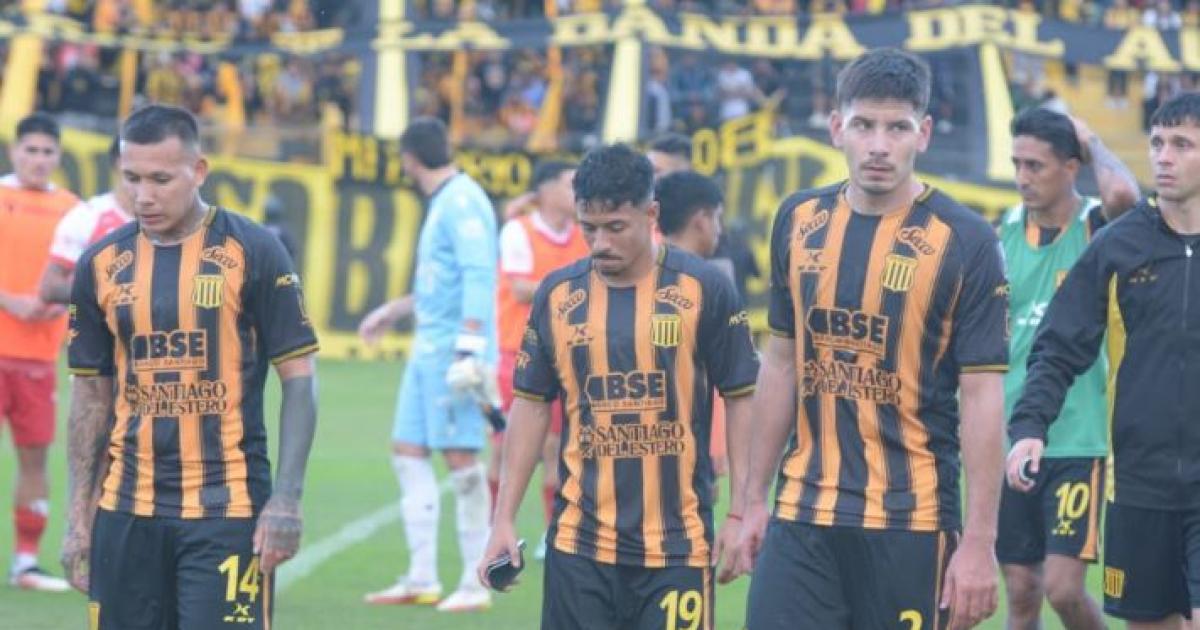 Mitre perdonoacute al inicio y sufrioacute al final-primera derrota de Mazzoacuten como DT