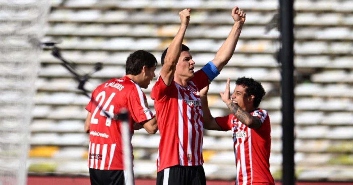 El Pincha fue puro gol y se metioacute en los octavos