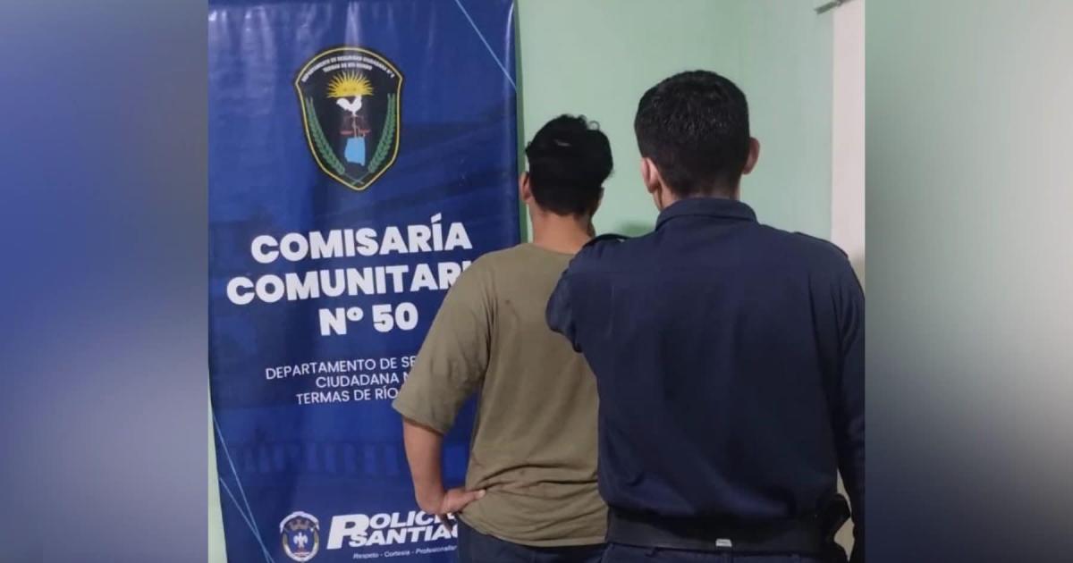 Un joven entroacute con furia a un restaurante golpeoacute a su hermana y terminoacute esposado en la comisaria