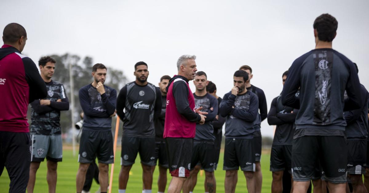 Del DT Lucas Pusineri- La idea es incorporar uno o dos jugadores por liacutenea