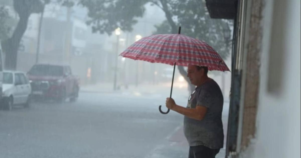 Lloviznas y lluvias aisladas- el pronoacutestico para este martes