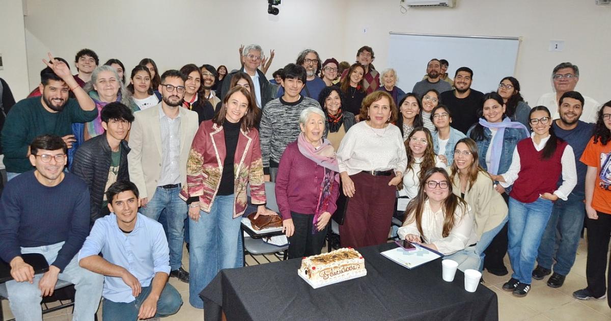Celebran a profesionales de Sociologiacutea y los 40 antilde de las carreras pioneras