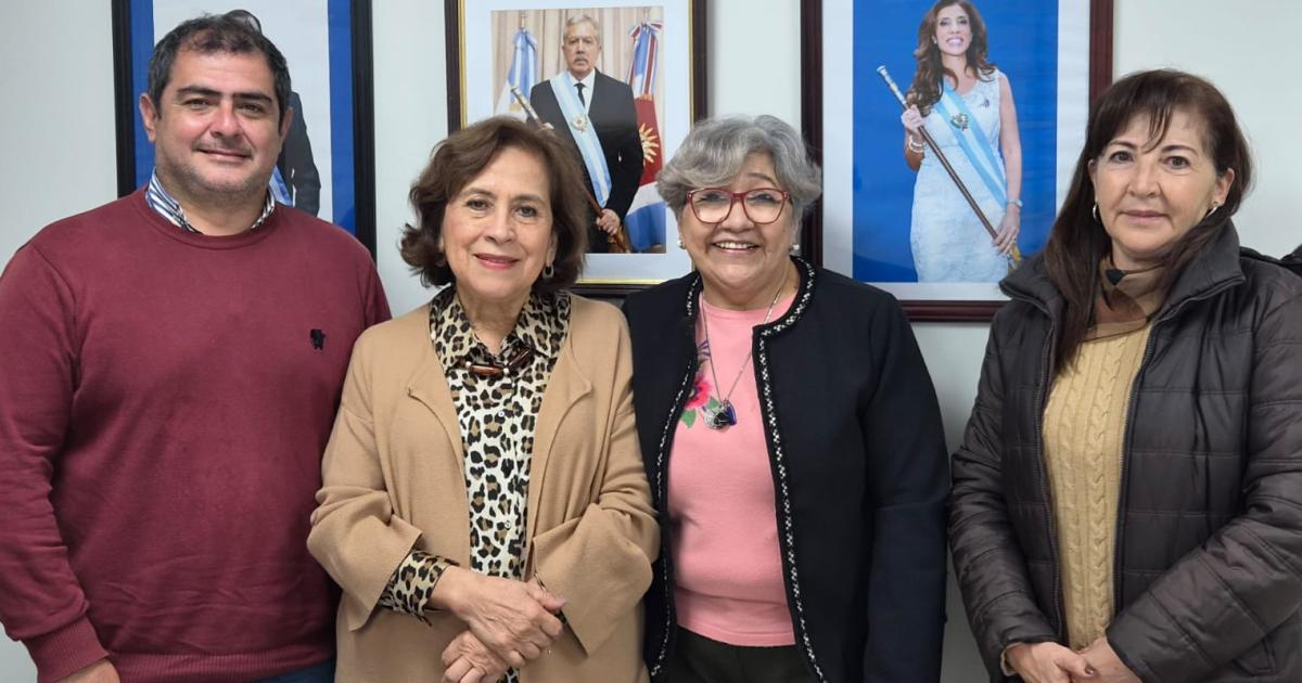 Concejales de Fernaacutendez gestionan la refuncionalizacioacuten del ex Hospital Zonal ante el Ministerio de Salud