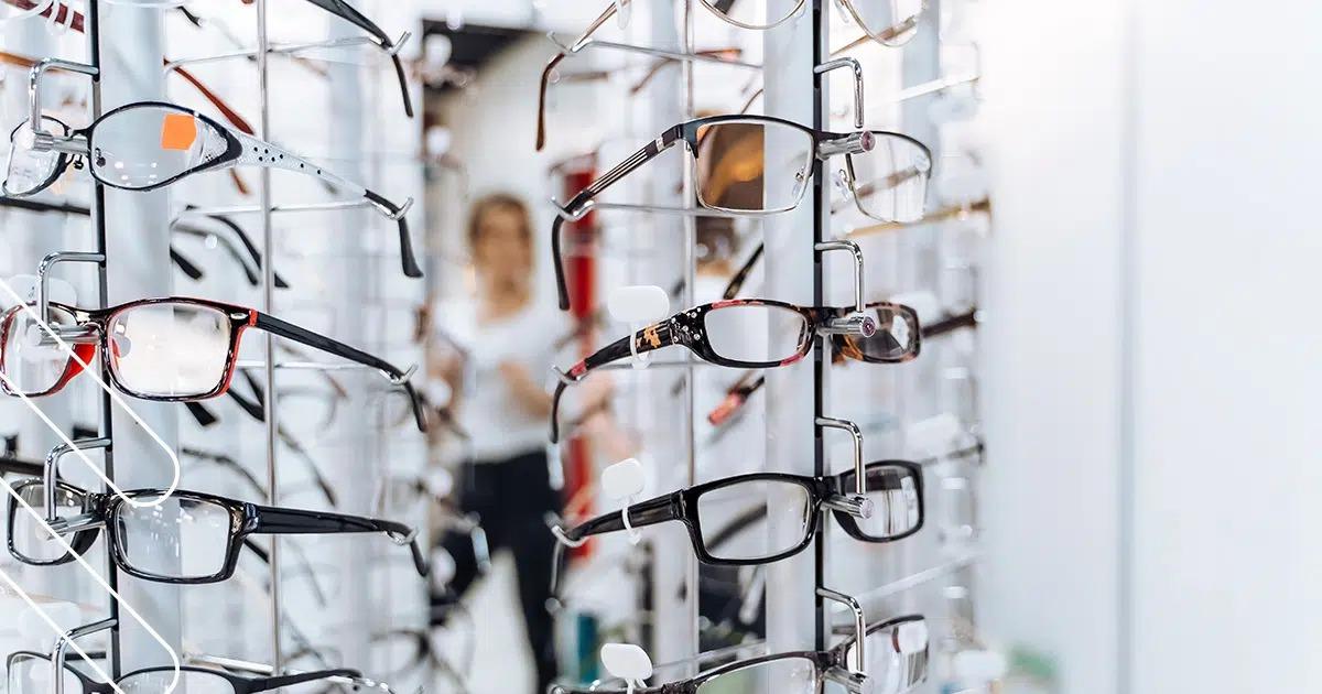 Lentes de farmacia- cuaacutendo sirven y queacute riesgos esconden para la salud visual