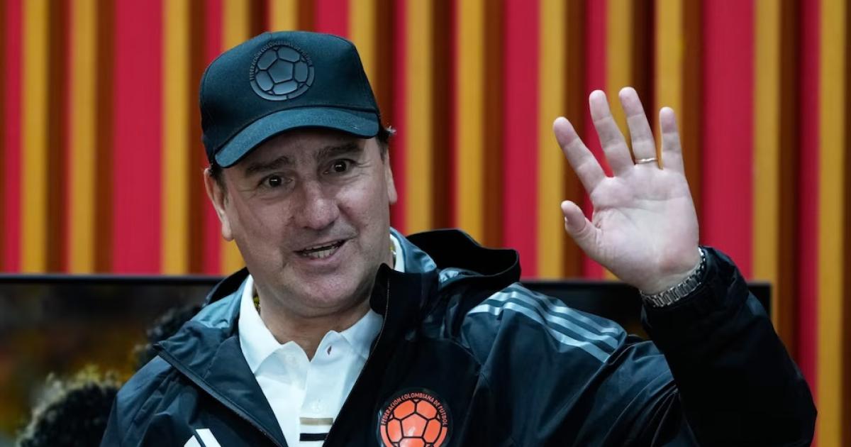 Neacutestor Lorenzo encabeza una larga lista de teacutecnicos candidatos