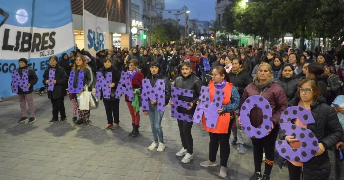 A 11 antildeos del Ni Una Menos Santiago del Estero marcha bajo el grito de Paren de matarnos
