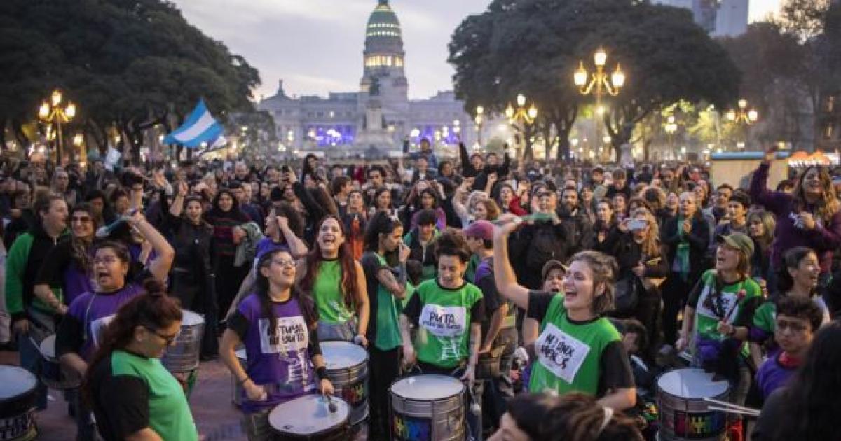 Multitudinaria marcha de Ni Una Menos frente al Congreso con pedidos de justicia por Agostina Vega y Dulce Candia