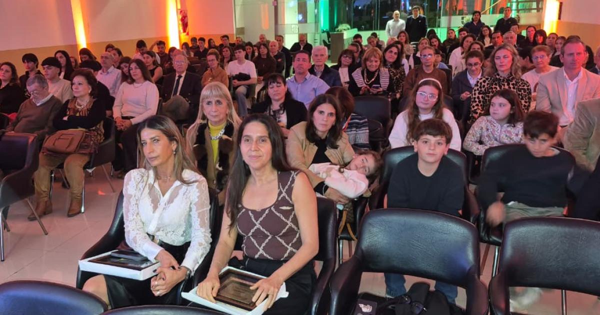 El Consejo de Ciencias Econoacutemicas homenajeoacute a asociados con 25 y 50 antildeos de trayectoria