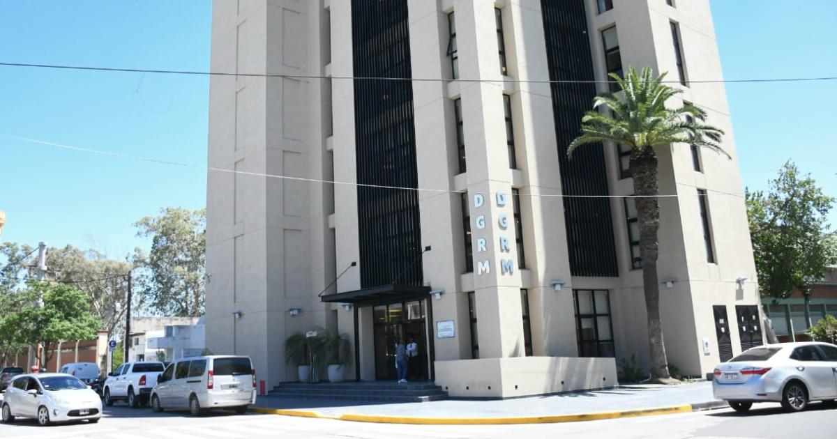 Rentas de la Capital recordoacute que es obligatoria la exhibicioacuten de la oblea comercial 